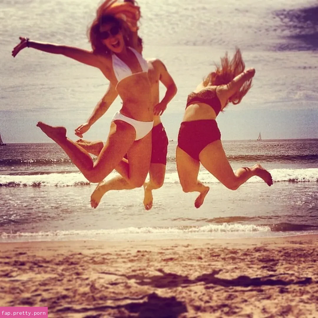 Vanessa Lengies - Photo #65