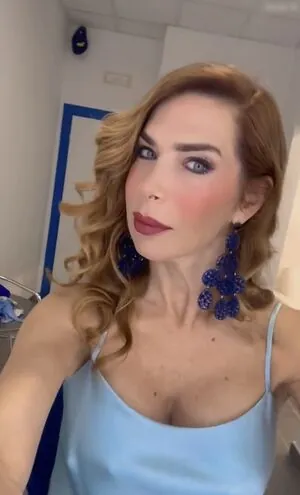 Veronica Maya