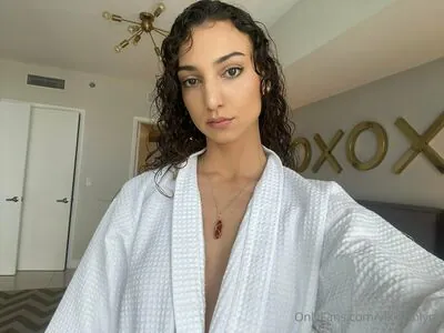 Vikki Mlynn