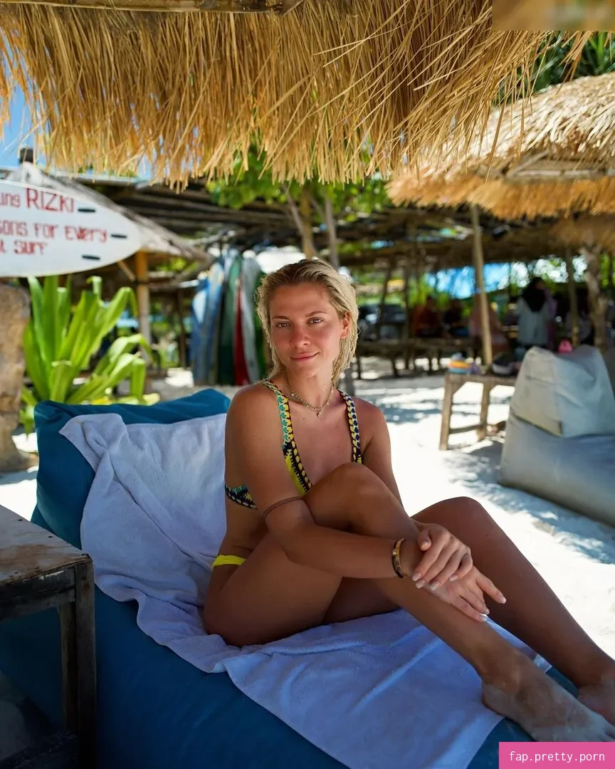 Valentina Pahde - Photo #02