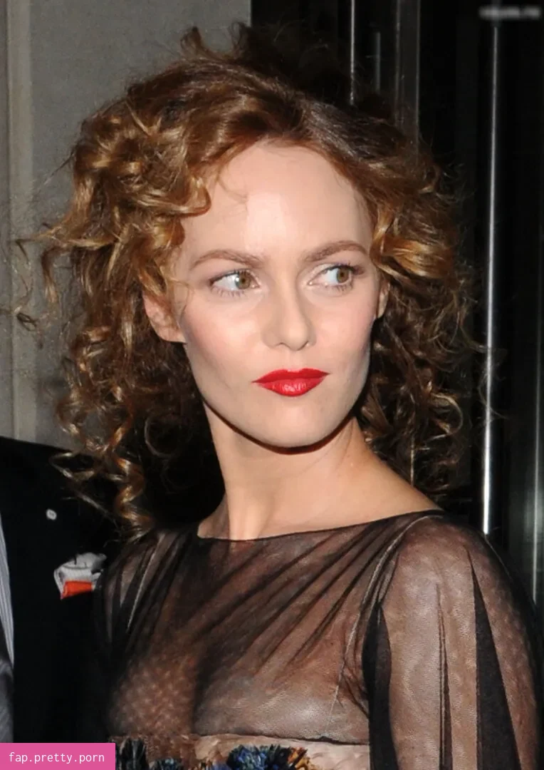 Vanessa Paradis - Photo #27