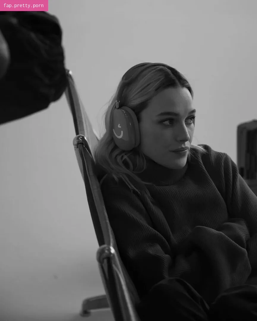 Victoria Pedretti - Photo #43