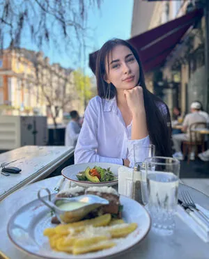 Vikky Queen