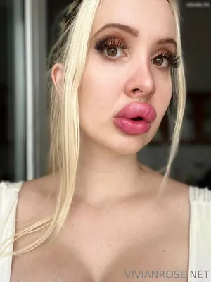 Vivian_Rose
