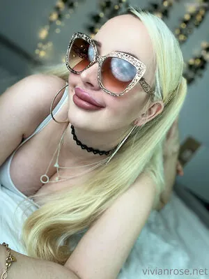 Vivian_Rose