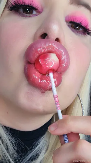 Vivian_Rose