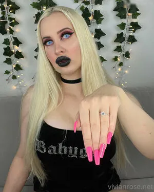 Vivian_Rose