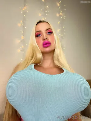 Vivian_Rose