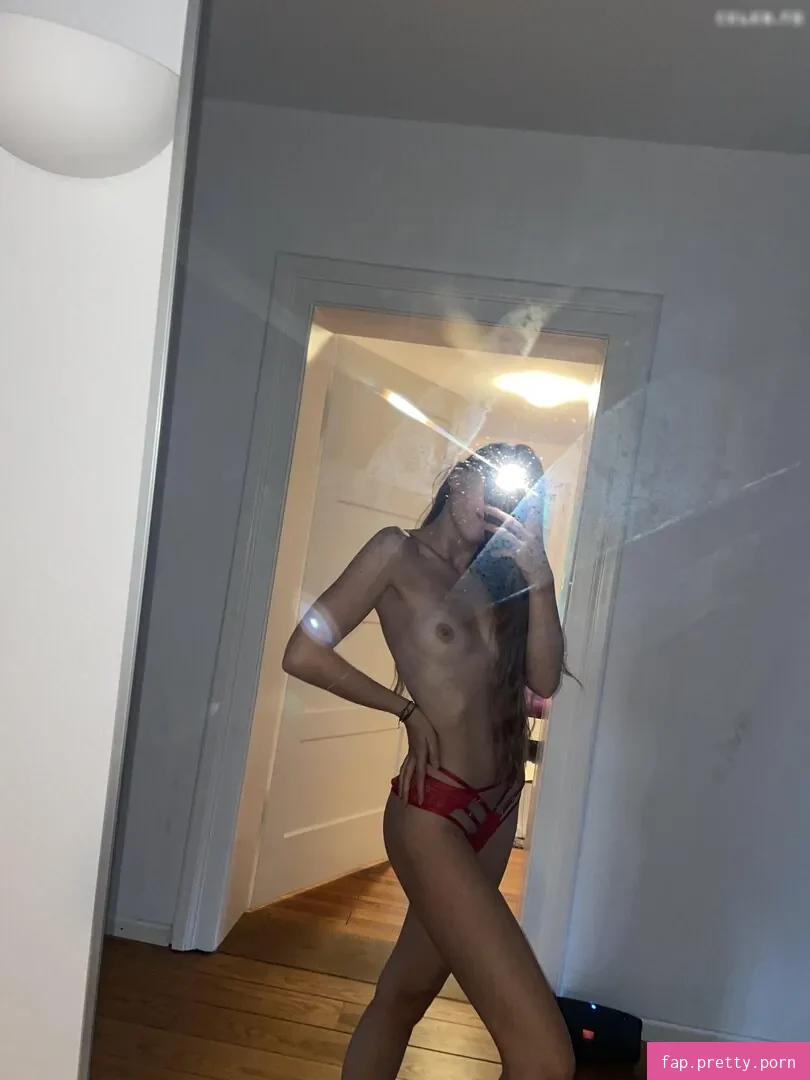Veronika Sbrizzai - Photo #04