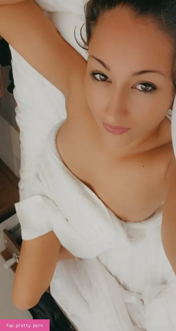 Victoria Santos - Photo #04