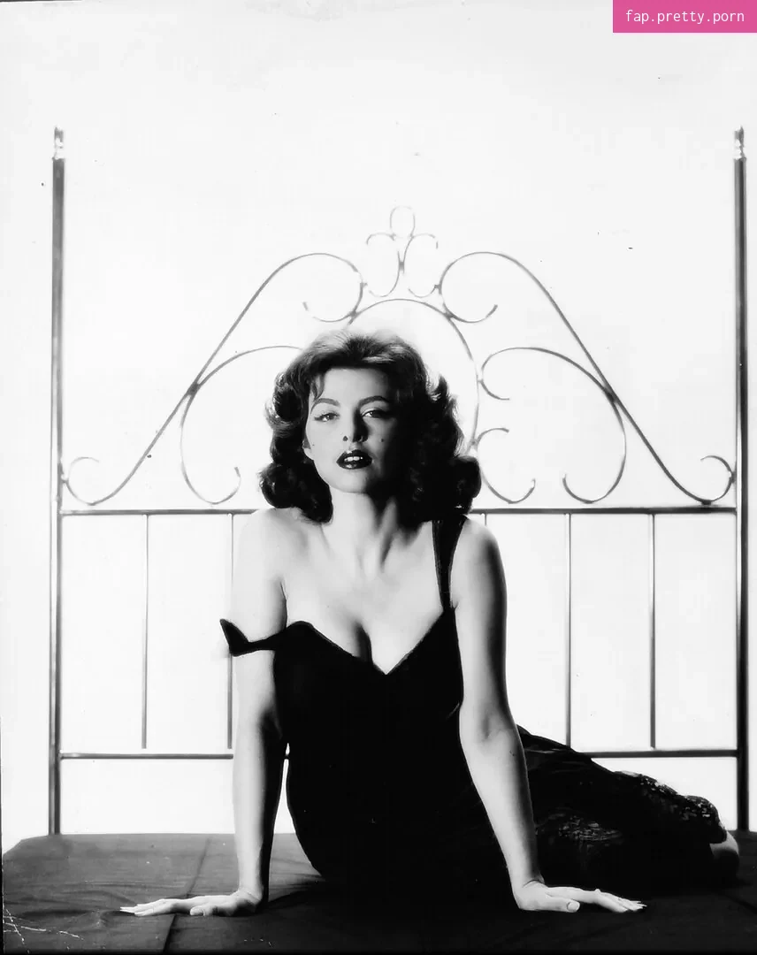 Vintage Starlets - Photo #73