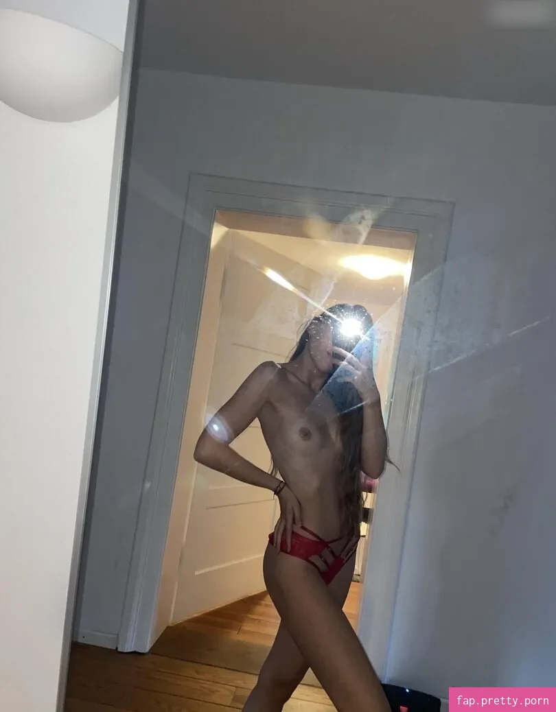 Vroni Sbrizzai - Photo #11