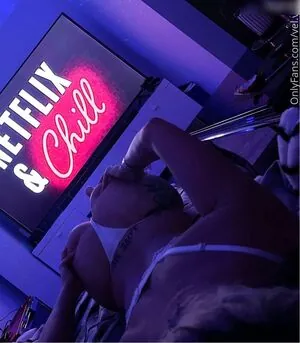 vel.ve.t Aka LilyMary