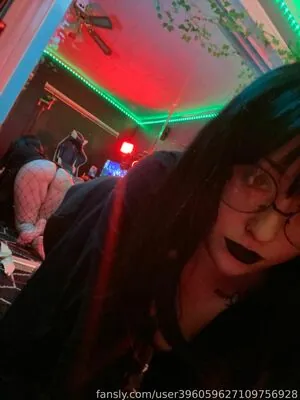 WhisperingPizza ASMR