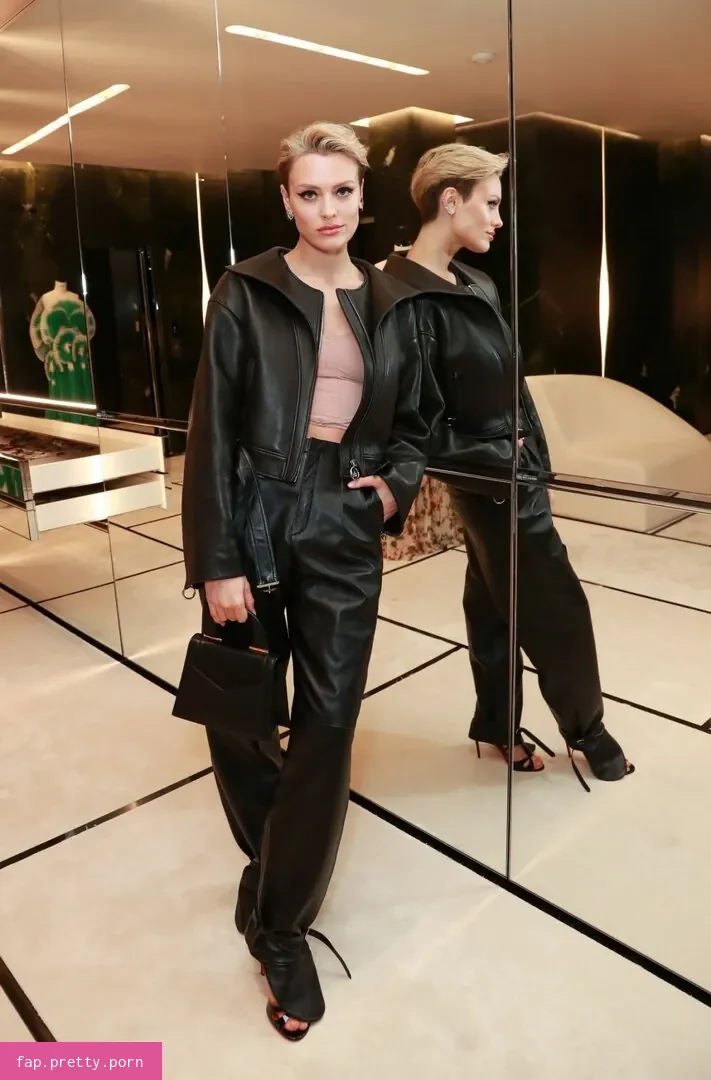 Wallis Day - Photo #40