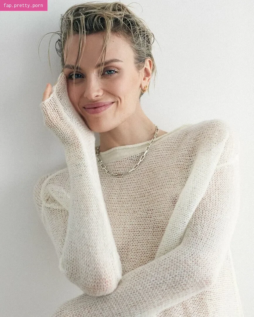 Wallis Day - Photo #37