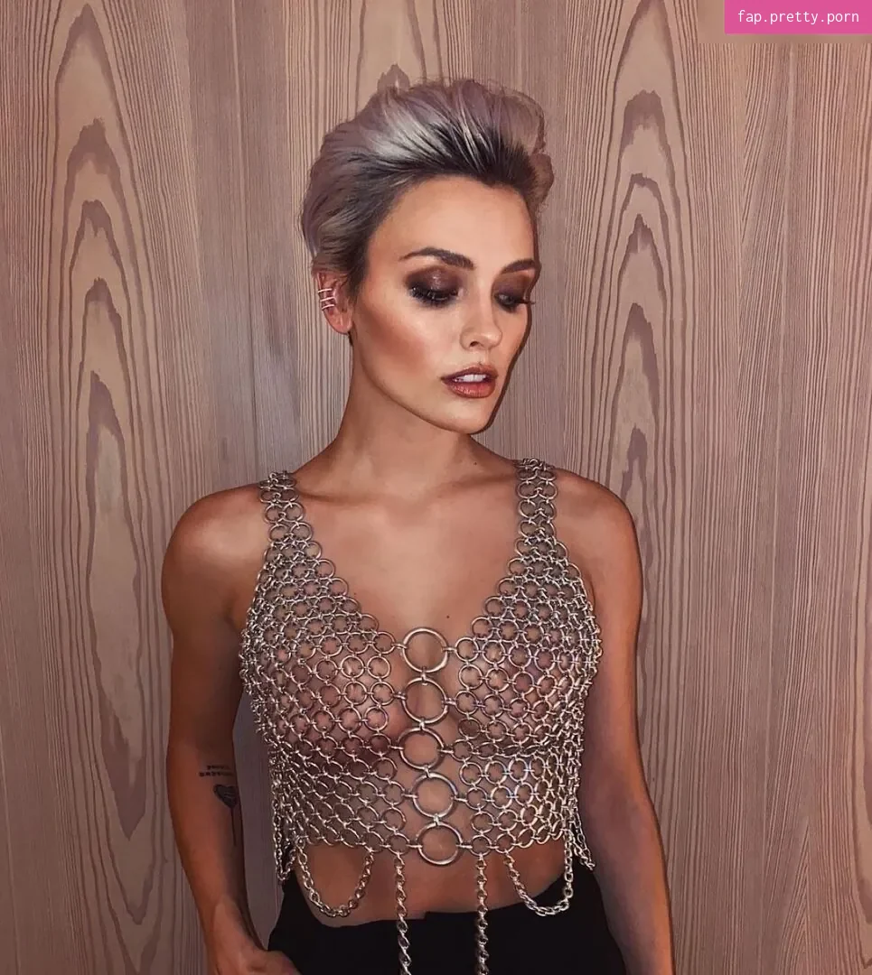 Wallis Day - Photo #03