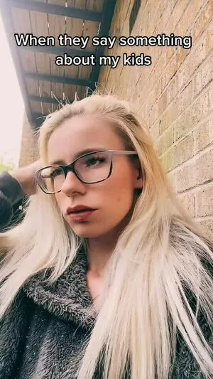Whosthagirl
