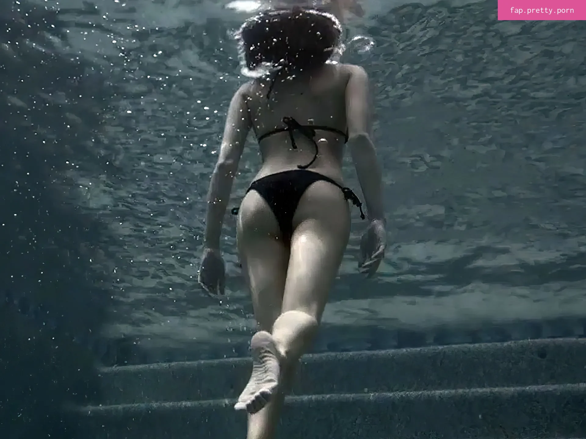 Willa Holland - Photo #10