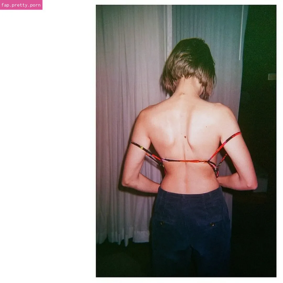Willa Holland - Photo #59