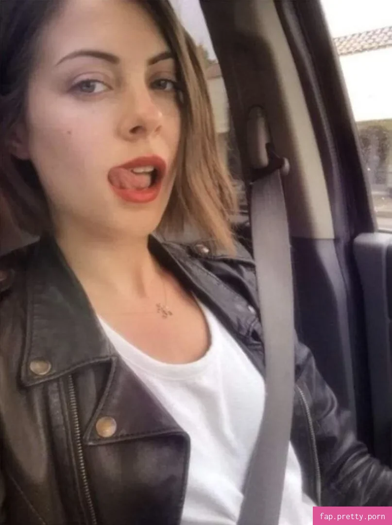 Willa Holland - Photo #68