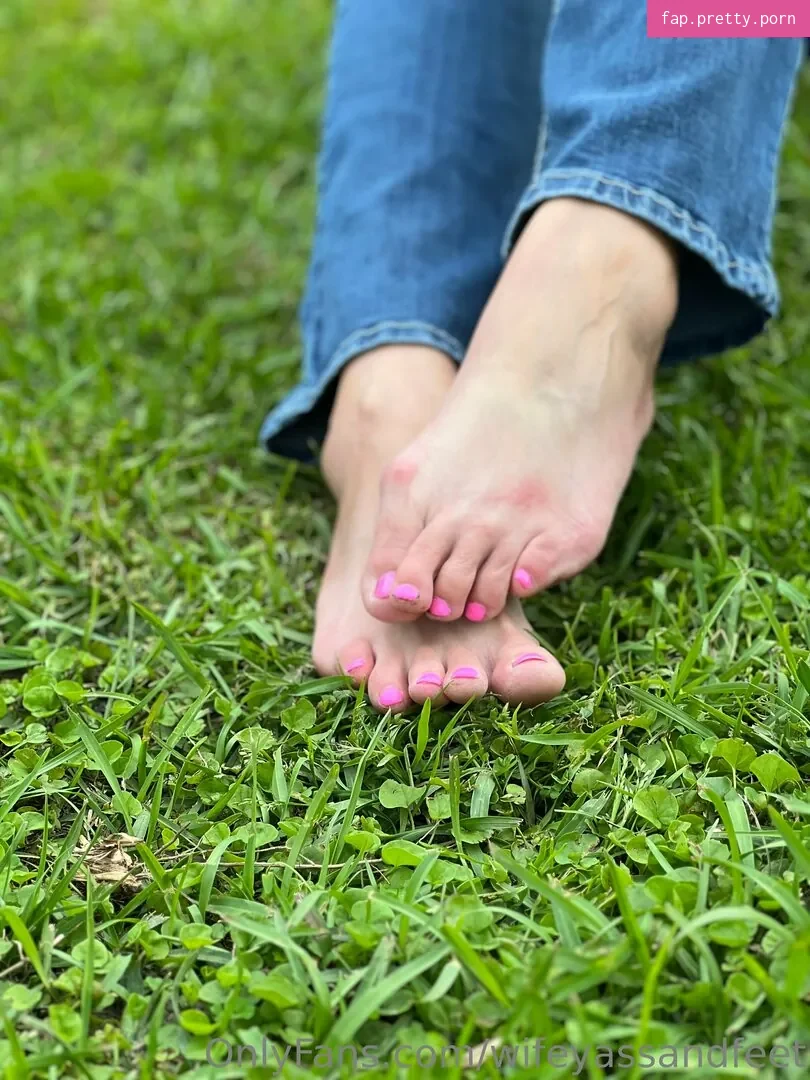 wifeyassandfeet - Photo #44