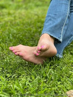 wifeyassandfeet