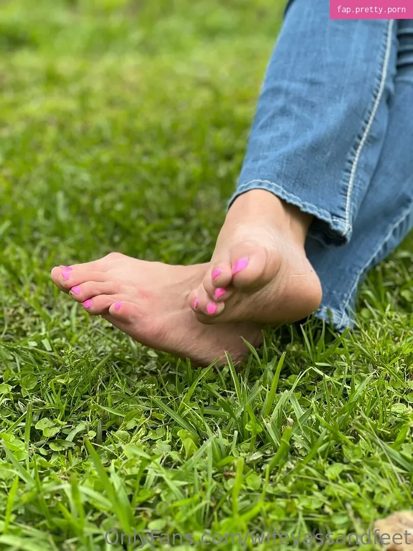 wifeyassandfeet - Photo #45
