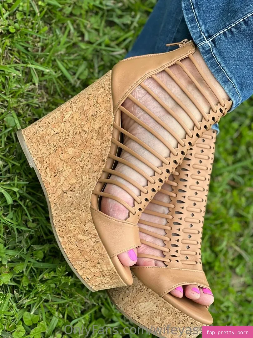 wifeyassandfeet - Photo #65