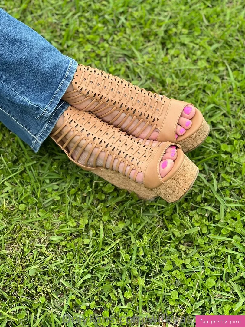 wifeyassandfeet - Photo #72