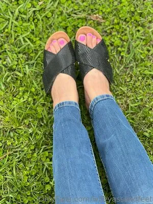 wifeyassandfeet