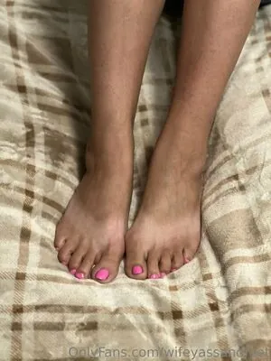 wifeyassandfeet