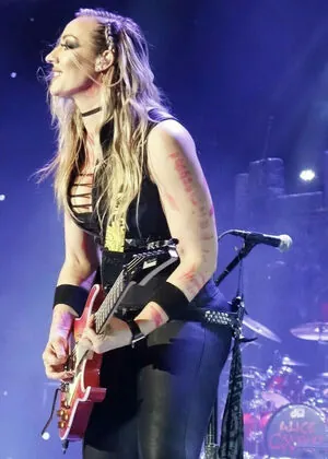 WomenMetal