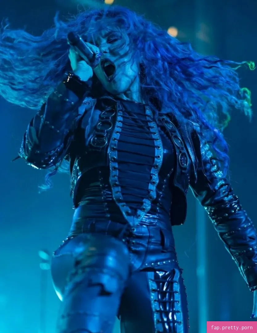 WomenMetal - Photo #01