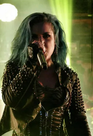 WomenMetal
