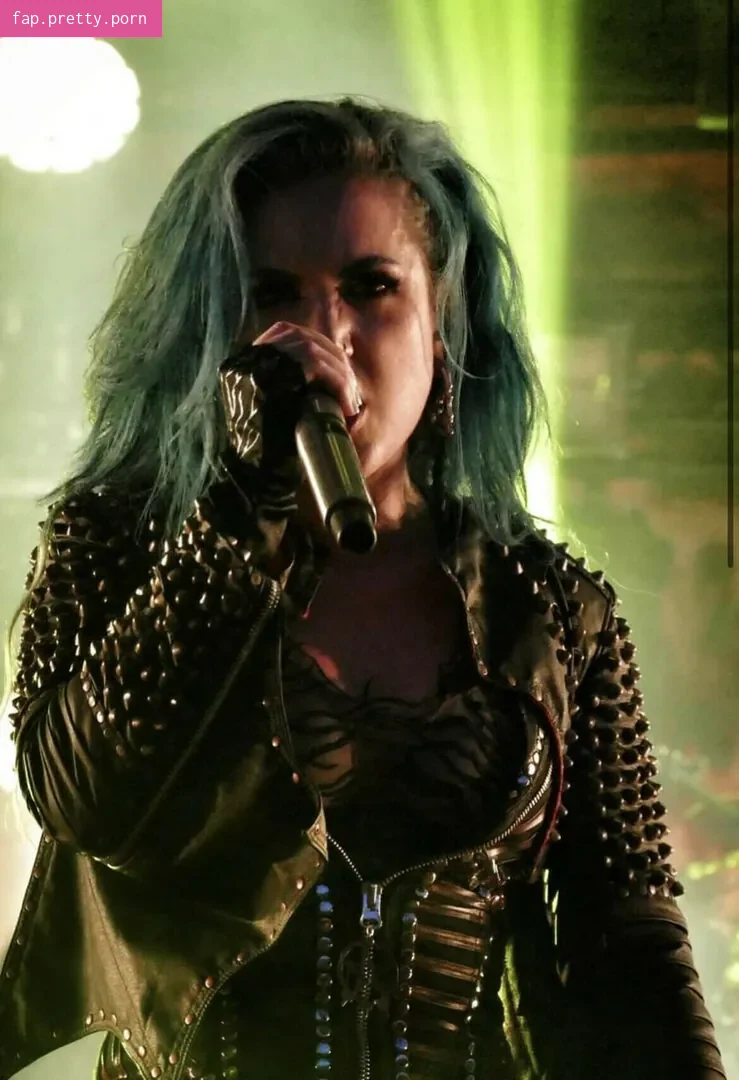 WomenMetal - Photo #33