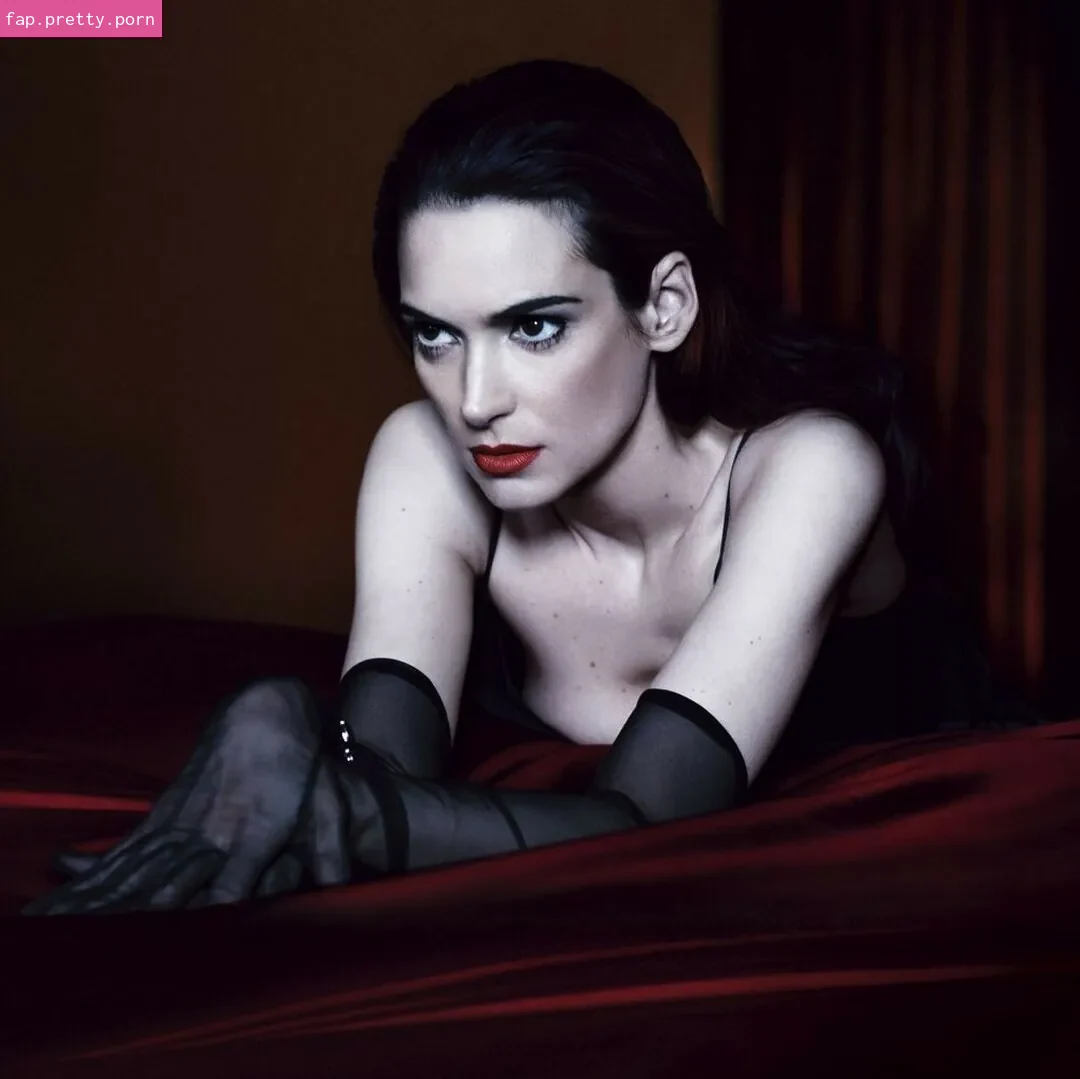 Winona Ryder - Photo #19