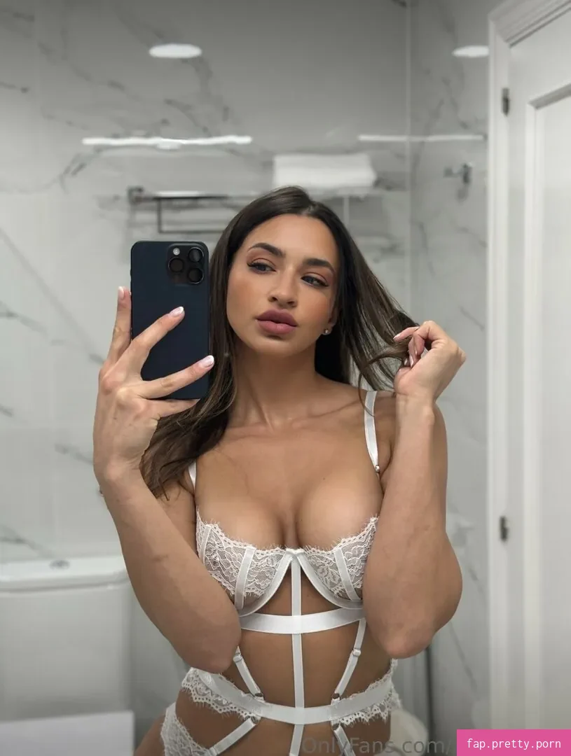 Xaria Bloom - Photo #10