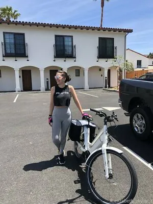 xelizabethskylarx