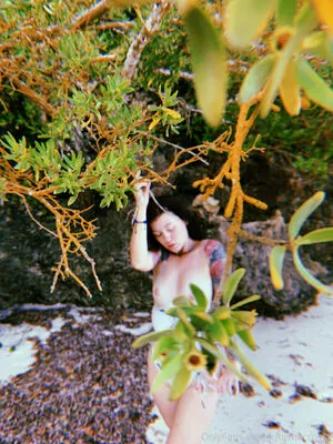 xmishacrossx