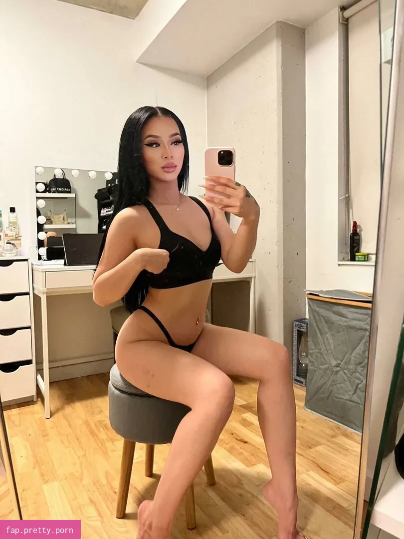xomiarose1 - Photo #01