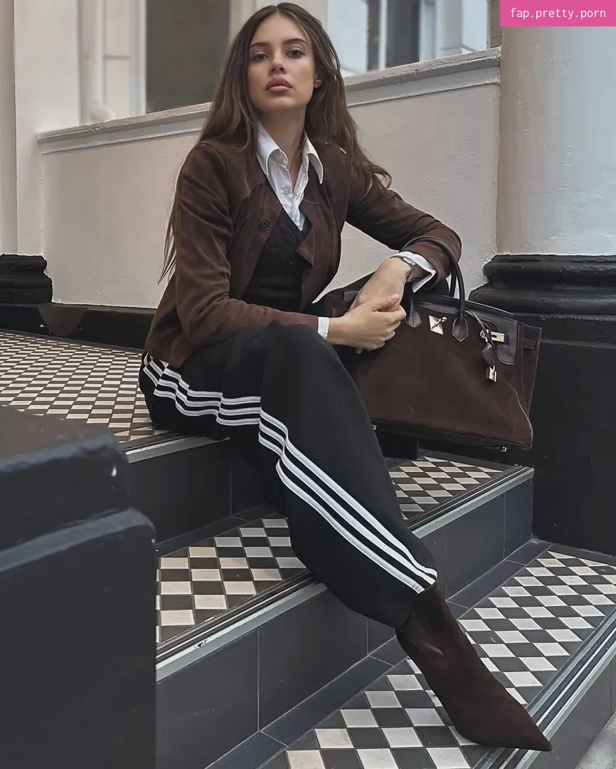 Xenia Tchoumitcheva - Photo #00