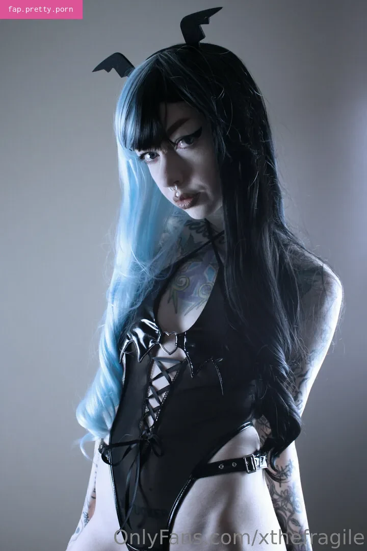 xthefragile - Photo #02