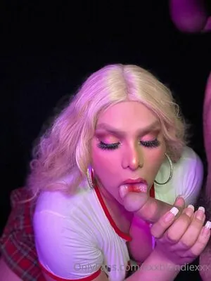 xxxblondiexxx