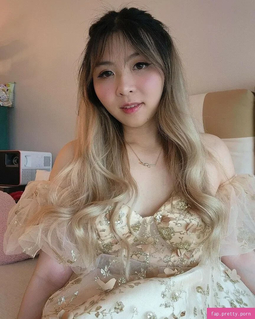 Yvonnie - Photo #94