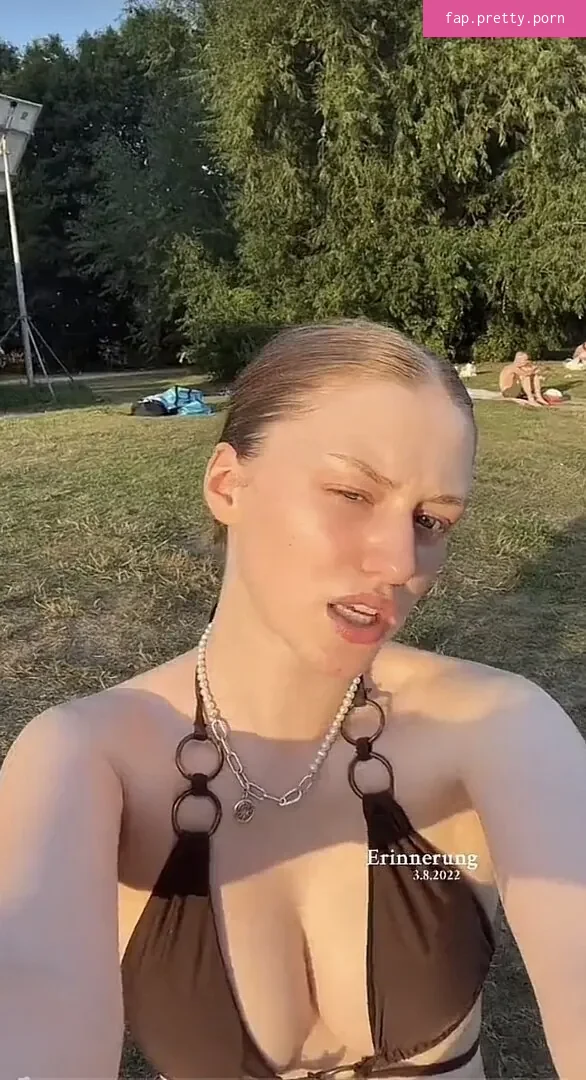 Yana Clare - Photo #79