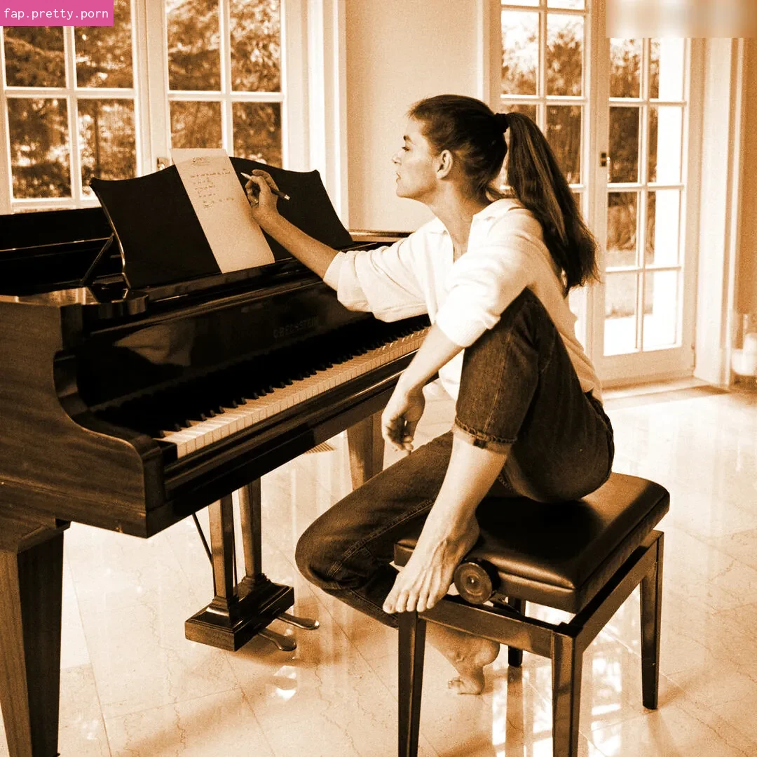Yvonne Catterfeld - Photo #19