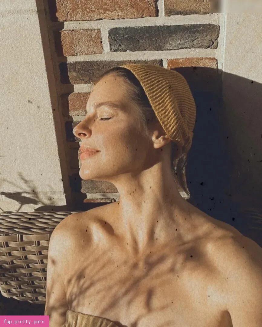 Yvonne Catterfeld - Photo #00