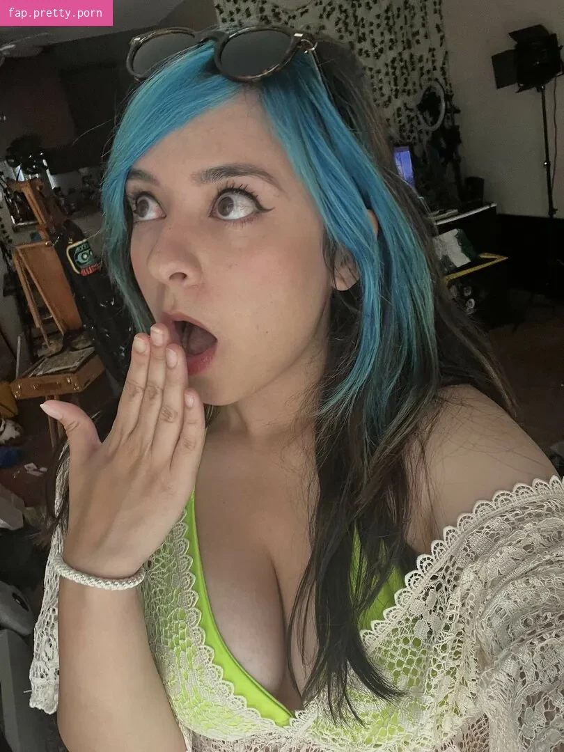 Yellowspoongirl - Photo #87