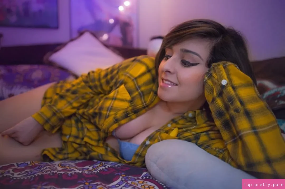Yellowspoongirl - Photo #31